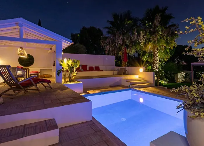 Al Fresco Villa *